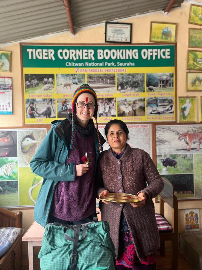 Tiger Corner Inn Homestay Sauraha Luaran gambar