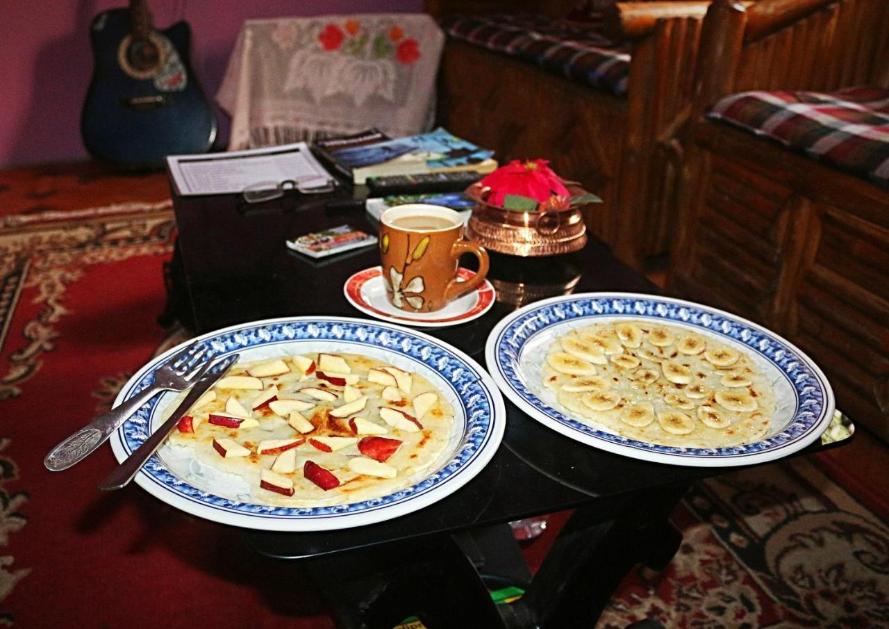 Tiger Corner Inn Homestay Sauraha Luaran gambar