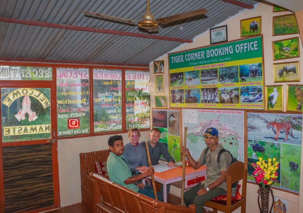 Tiger Corner Inn Homestay Sauraha Luaran gambar